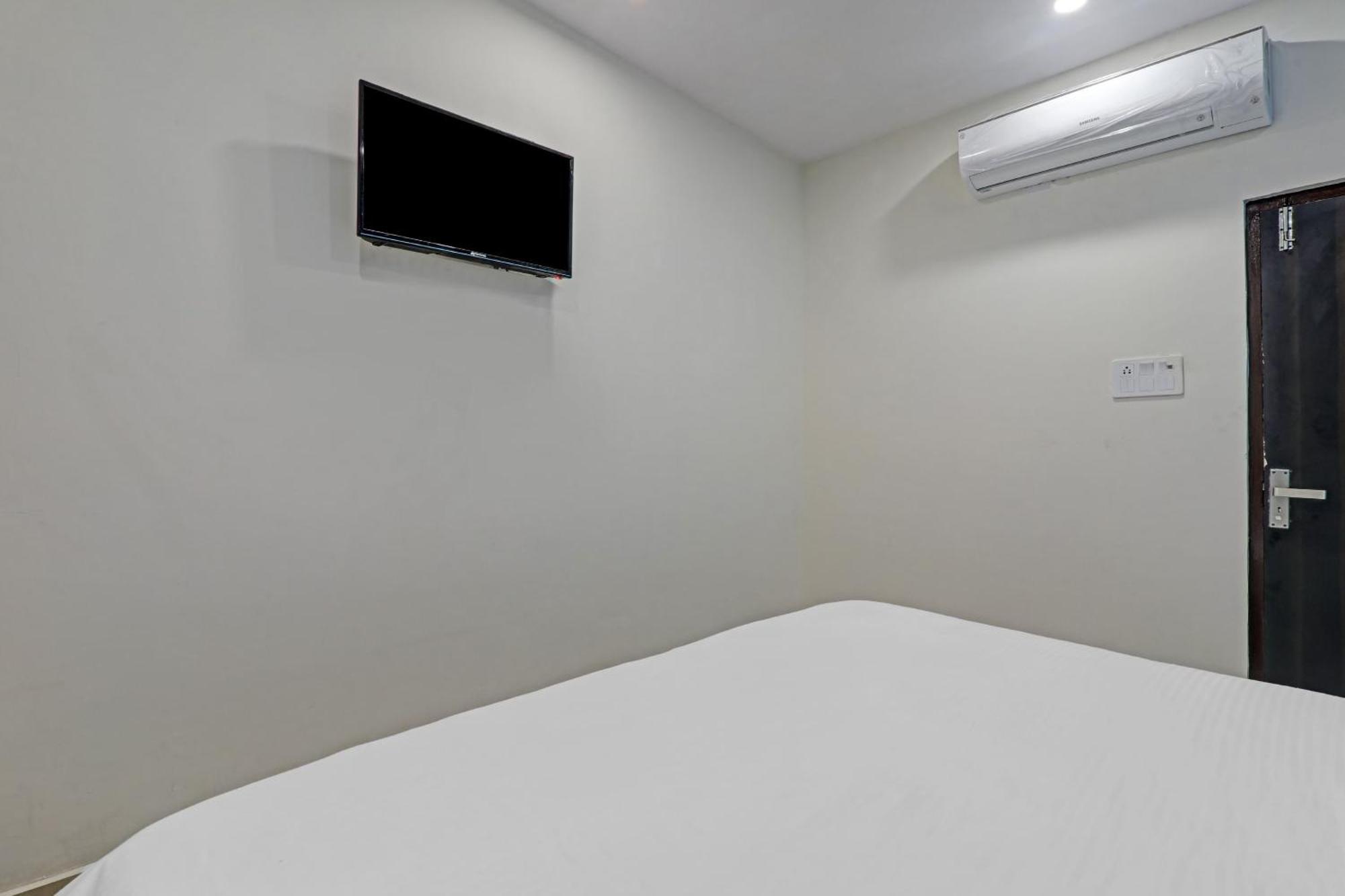 Hotel O Rudra Palace Near Phoenix United Lucknow Bagian luar foto